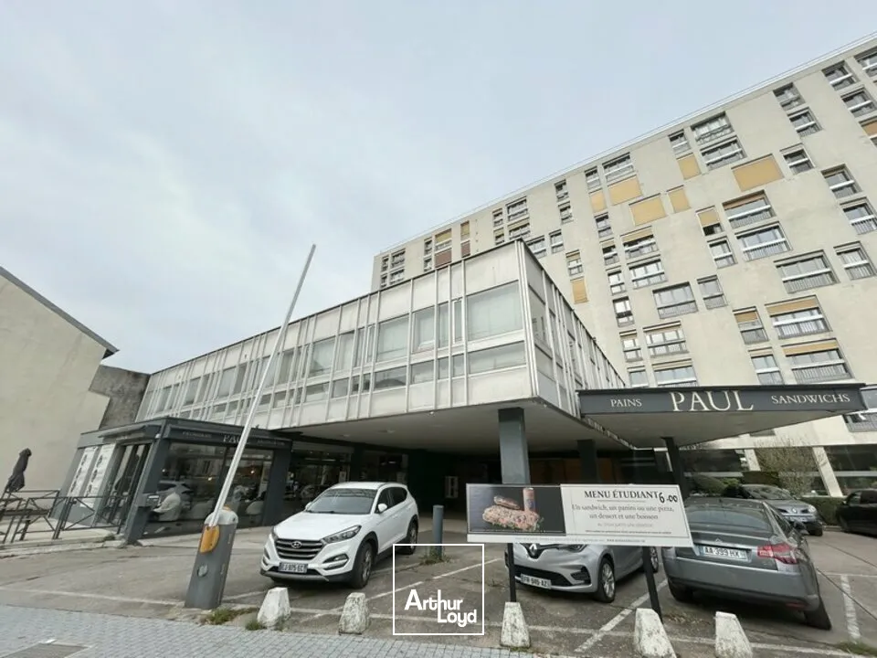 BUREAUX à VENDRE de 186 m²