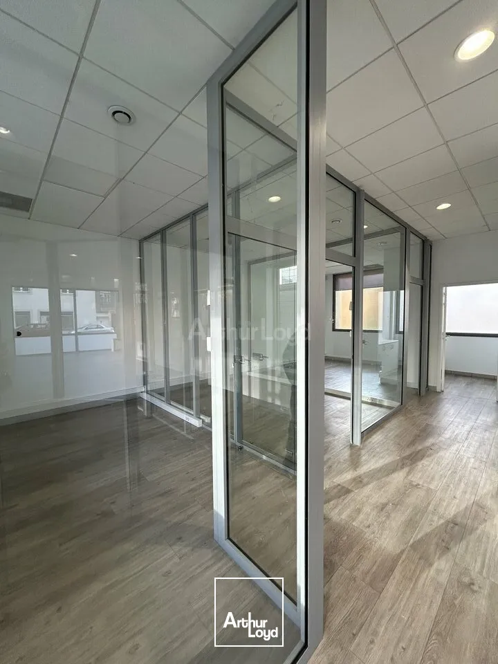 LOCAL COMMERCIAL à LOUER de 146 m²