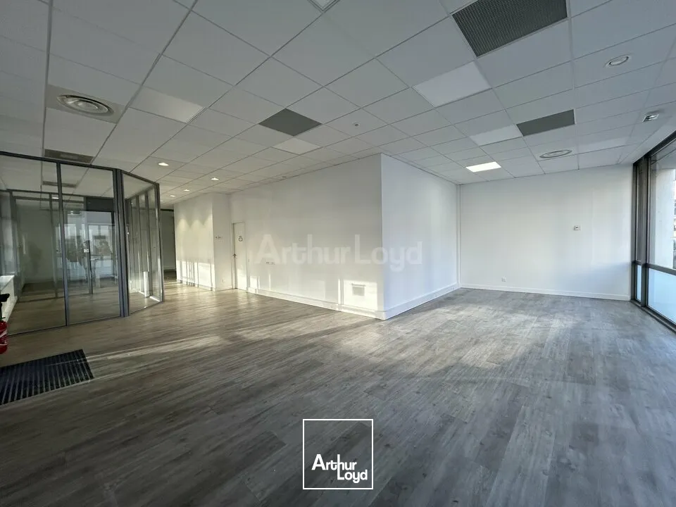 LOCAL COMMERCIAL à LOUER de 146 m²