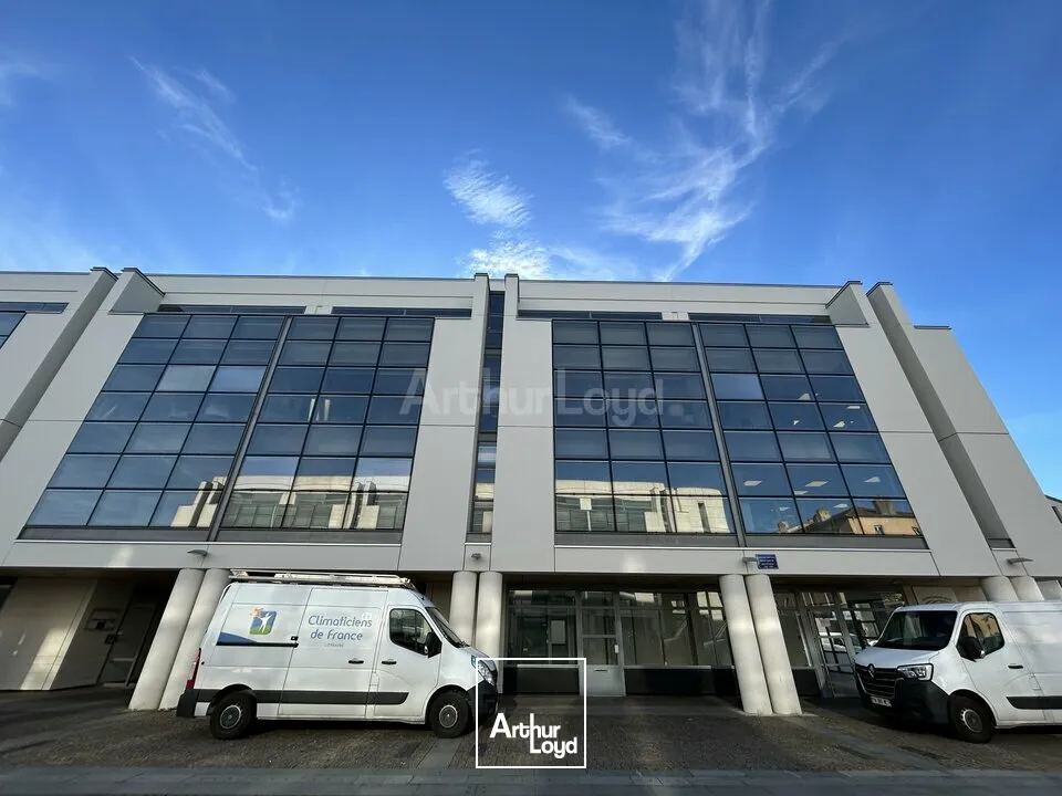 LOCAL COMMERCIAL à LOUER de 146 m²