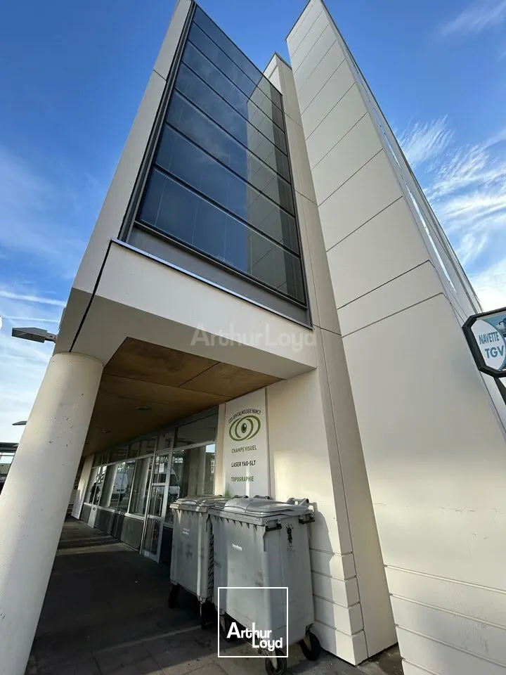 LOCAL COMMERCIAL à LOUER de 146 m²