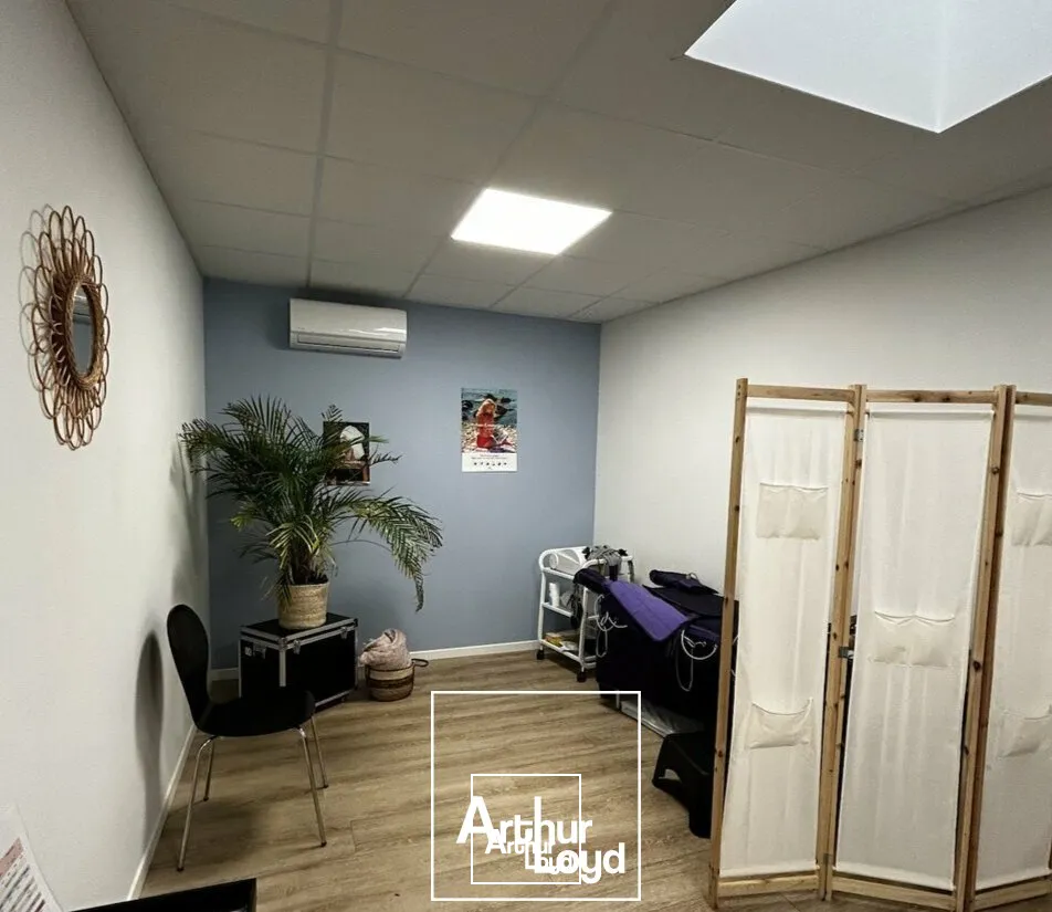 Bureaux de 170 m² quasi neufs  Accessibilité PMR & visibilité remarquable