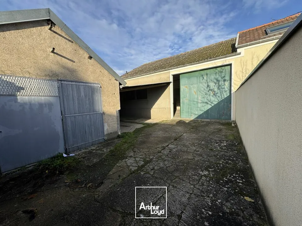 TOURS OUEST LA RICHE BÂTIMENT A VENDRE 250 M² TERRAIN DE 366 M² - PROCHE PERIPHERIQUE