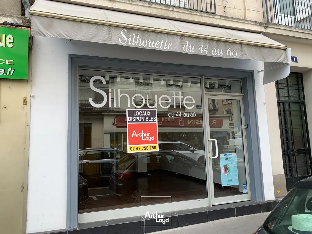 TOURS CENTRE HALLES COMMERCE A LOUER 38 M² AVEC CAVE