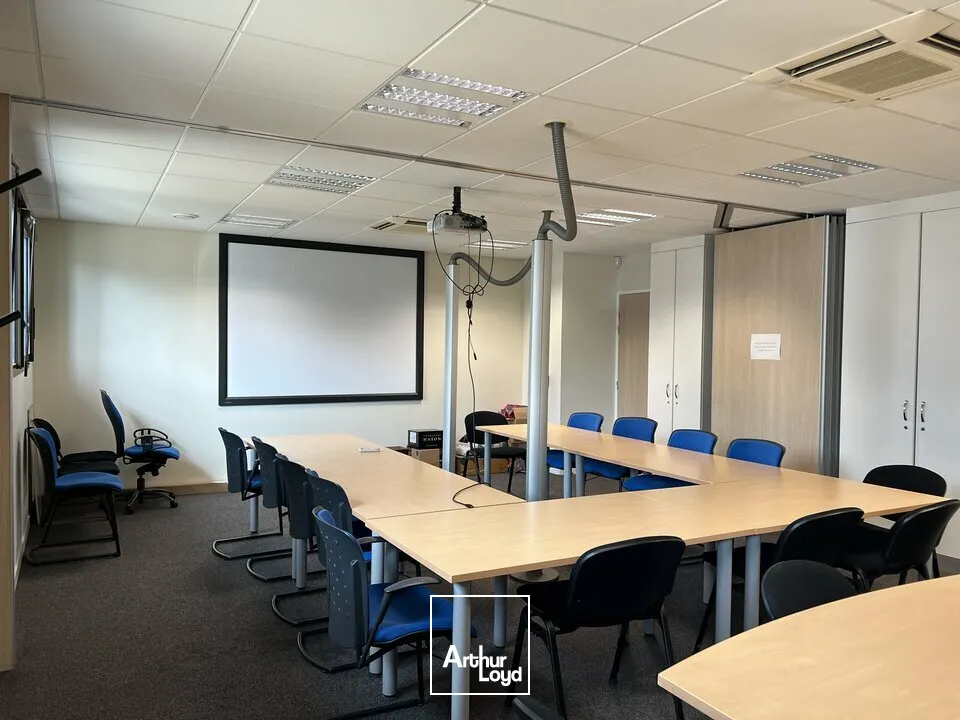 TOURS CENTRE GARE BUREAUX A VENDRE 173 M² AVEC 6 PARKINGS PRIVATIFS