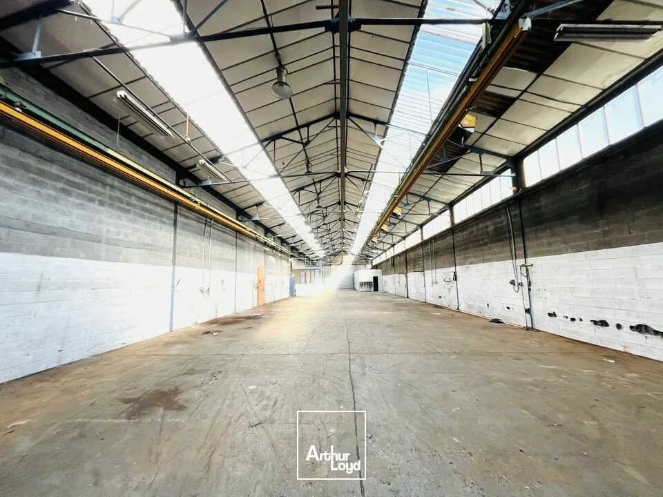 A LOUER - ZONE INDUSTRIELLE DU HAVRE LOCAUX D'ACTIVITES 597 M²