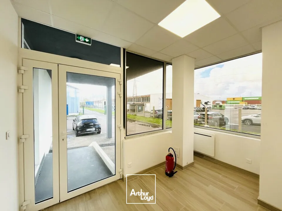 A LOUER - ZONE INDUSTRIELLE DU HAVRE LOCAUX D'ACTIVITES 597 M²
