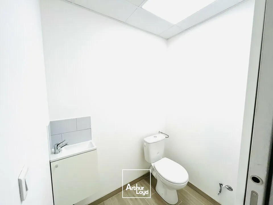 A LOUER - ZONE INDUSTRIELLE DU HAVRE LOCAUX D'ACTIVITES 597 M²