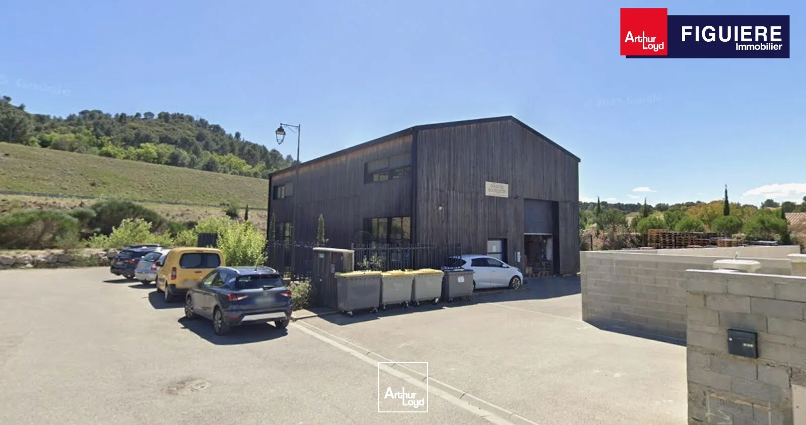 Bâtiment indépendant de 320m² à vendre ou à louer CHARLEVAL