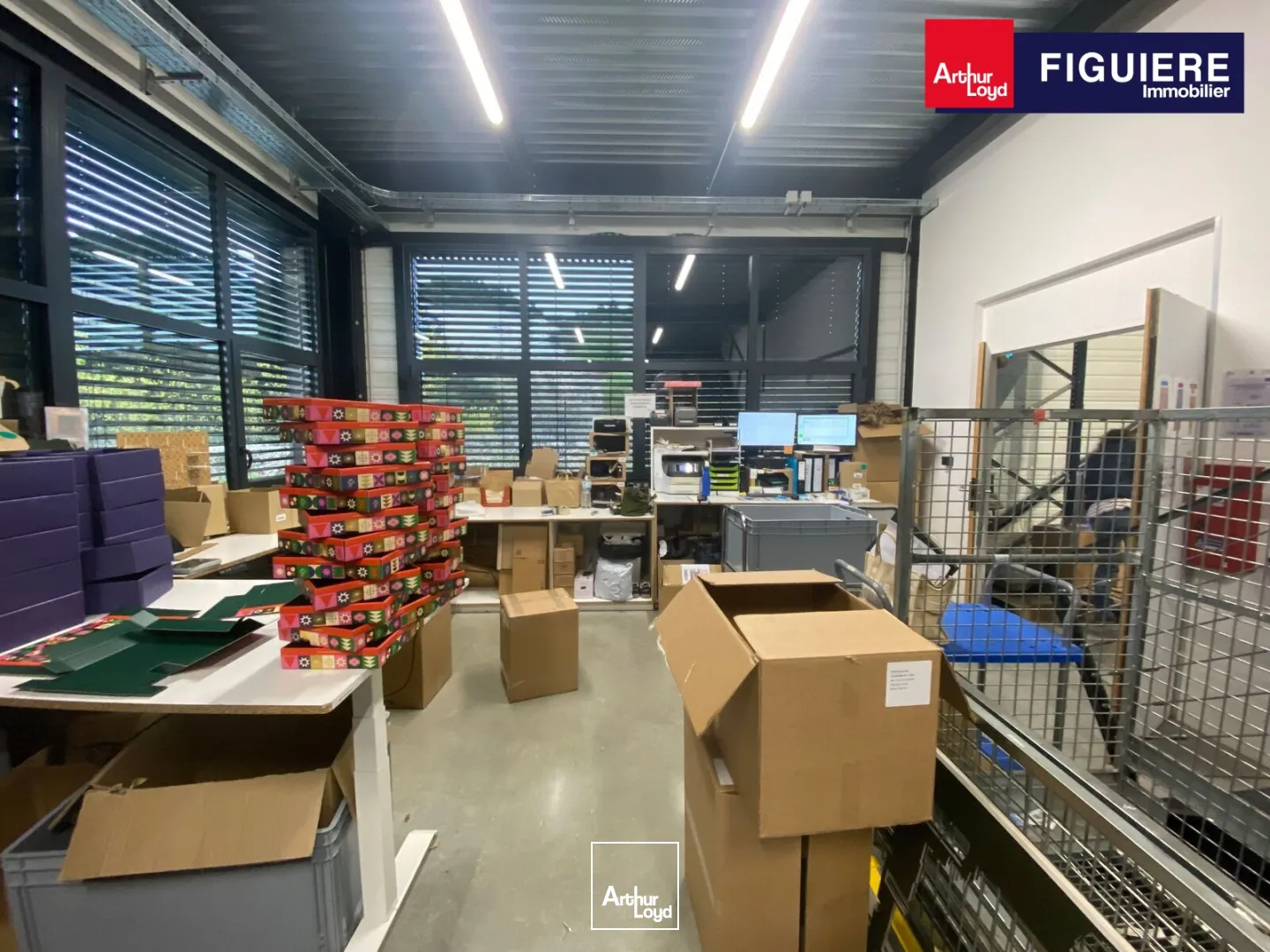 Bâtiment indépendant de 320m² à vendre ou à louer CHARLEVAL