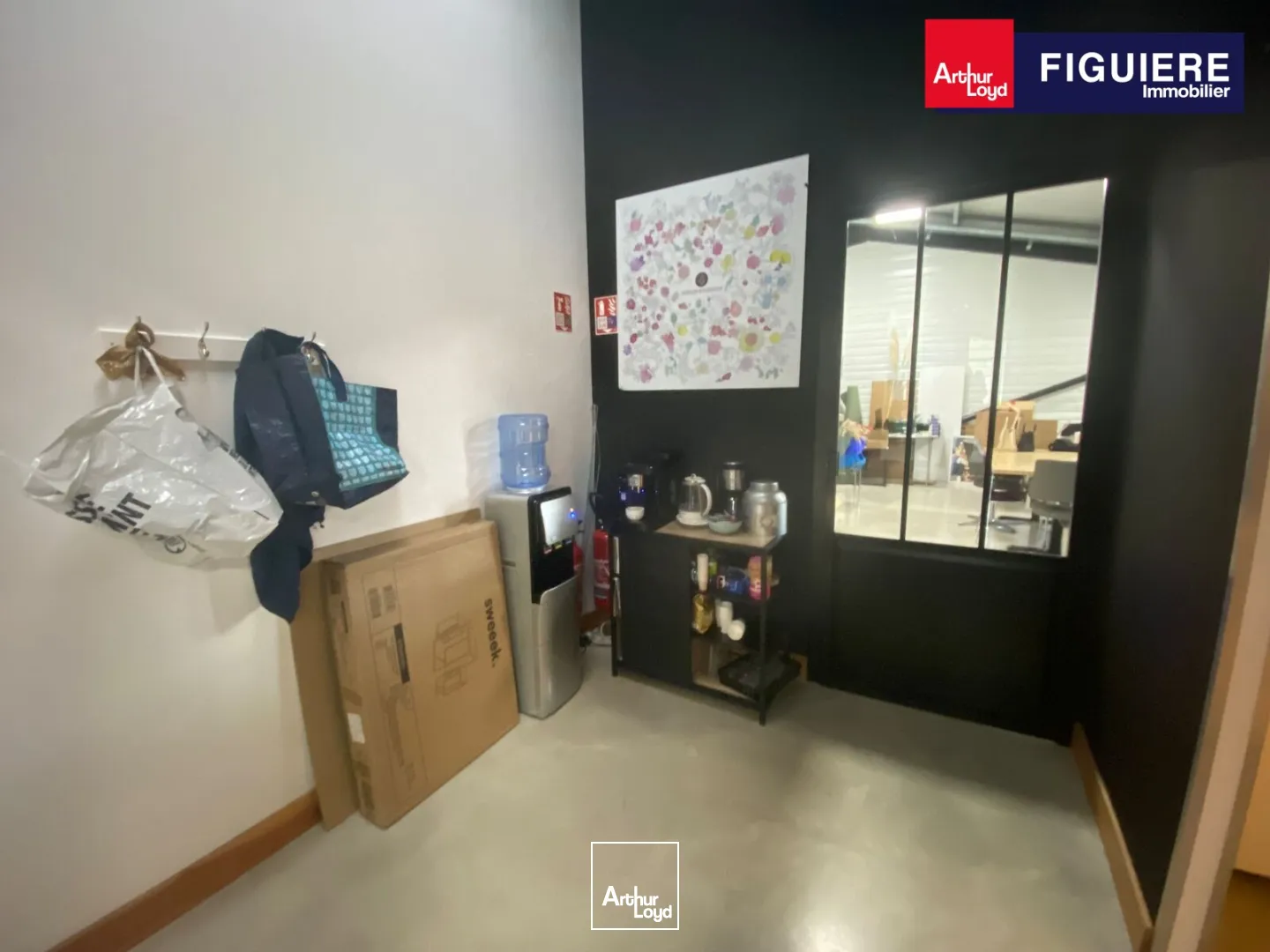 Bâtiment indépendant de 320m² à vendre ou à louer CHARLEVAL