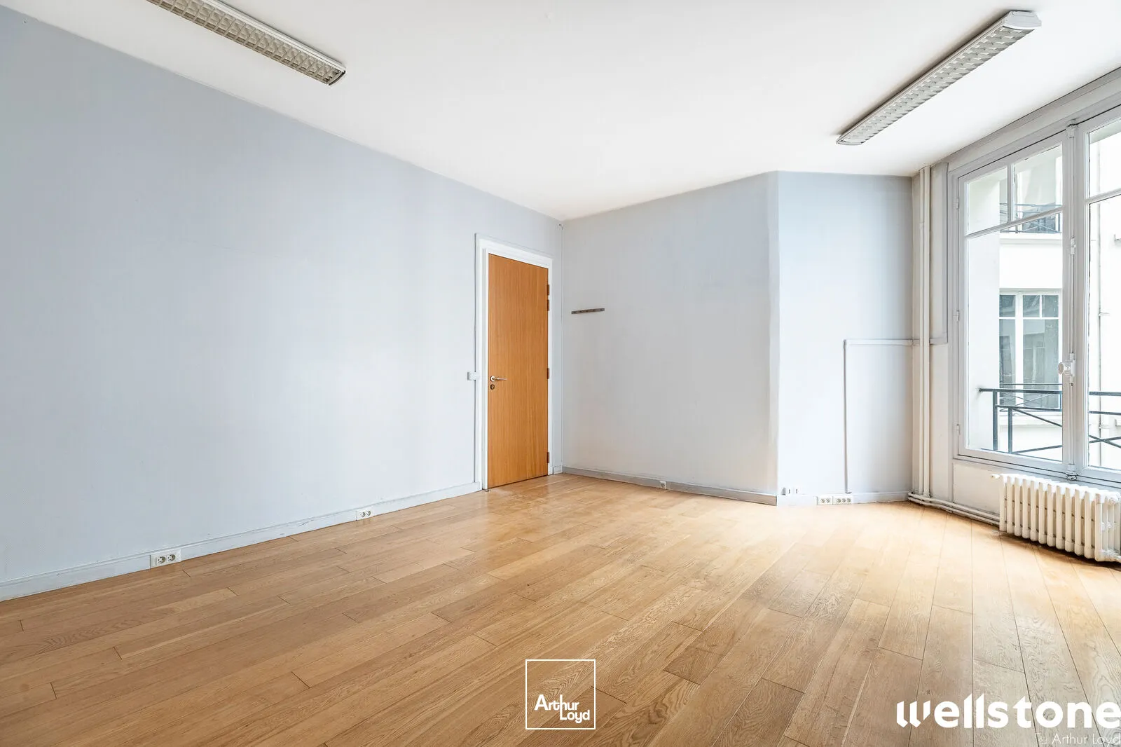 Bureaux à vendre à PARIS 75008