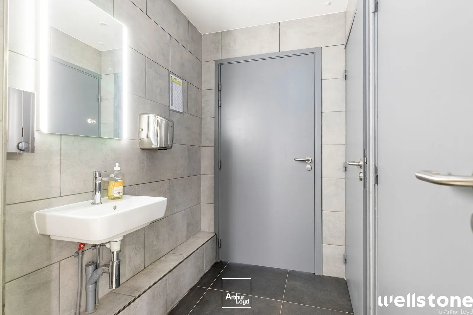 Bureaux à vendre à PARIS 75008