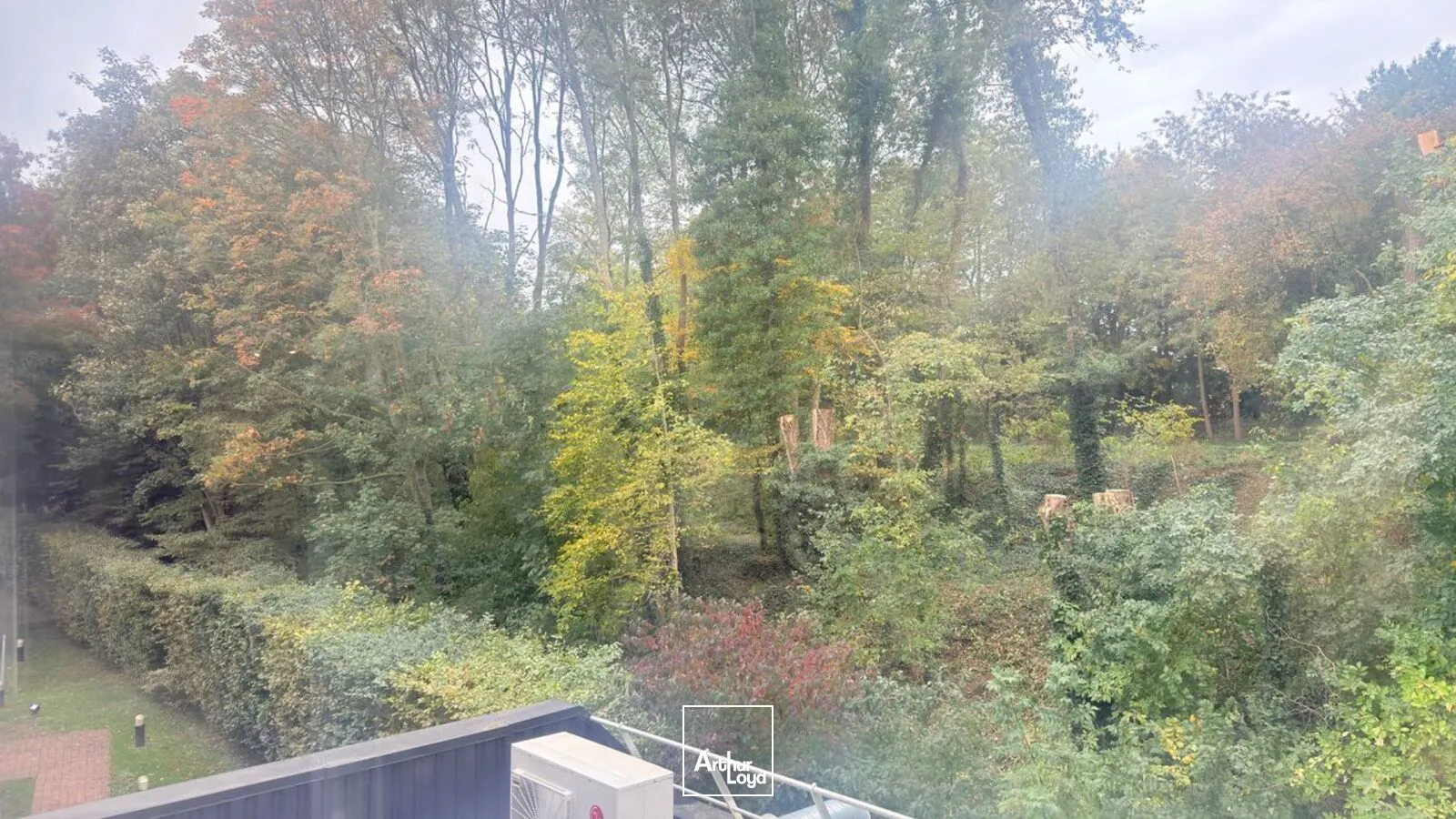 À vendre ou à louer : Bureaux avec parkings dans un environnement verdoyant - Accessibilité idéale proche grands axes