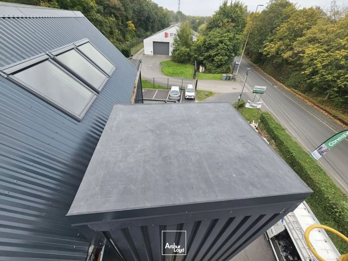 À vendre ou à louer : Bureaux avec parkings dans un environnement verdoyant - Accessibilité idéale proche grands axes