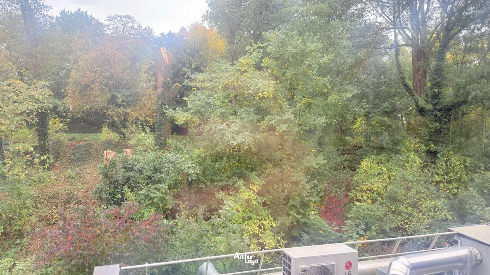 À vendre ou à louer : Bureaux avec parkings dans un environnement verdoyant - Accessibilité idéale proche grands axes