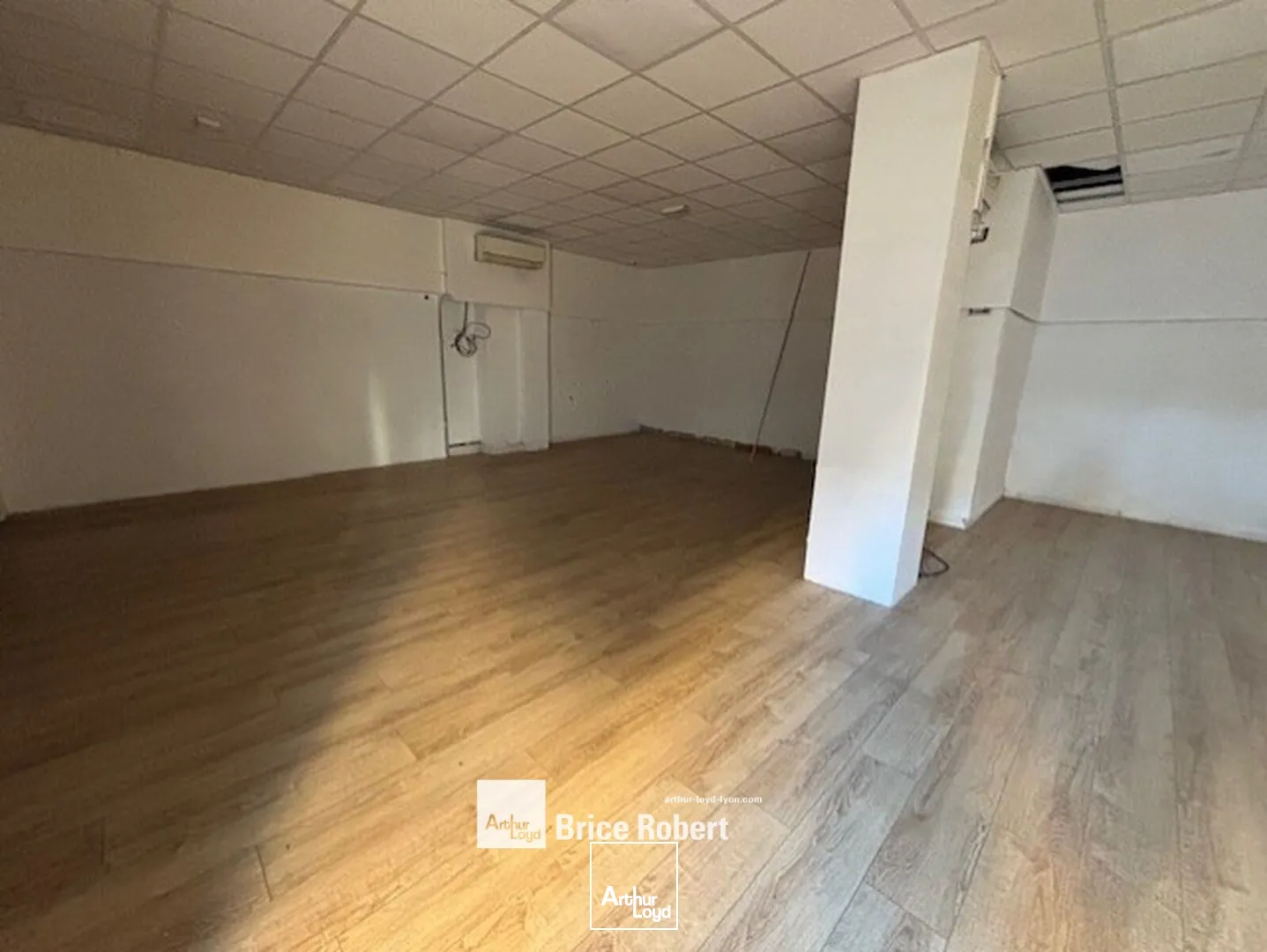 Local commercial à louer à Villeurbanne emplacement dynamique et lumineux