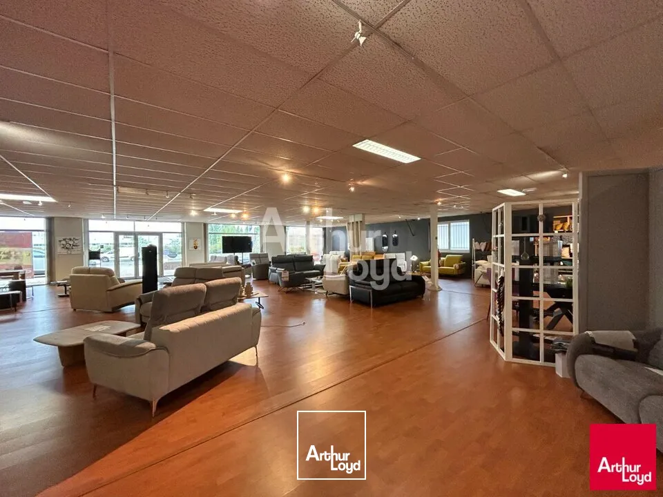 BLOIS - VENTE LOCAL COMMERCIAL DE 1 102,09 M² - AXE PASSANT