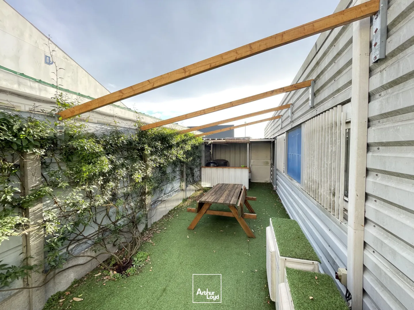 BÂTIMENT INDÉPENDANT DE BUREAUX À VENDRE-311 M²-SAINT HERBLAIN