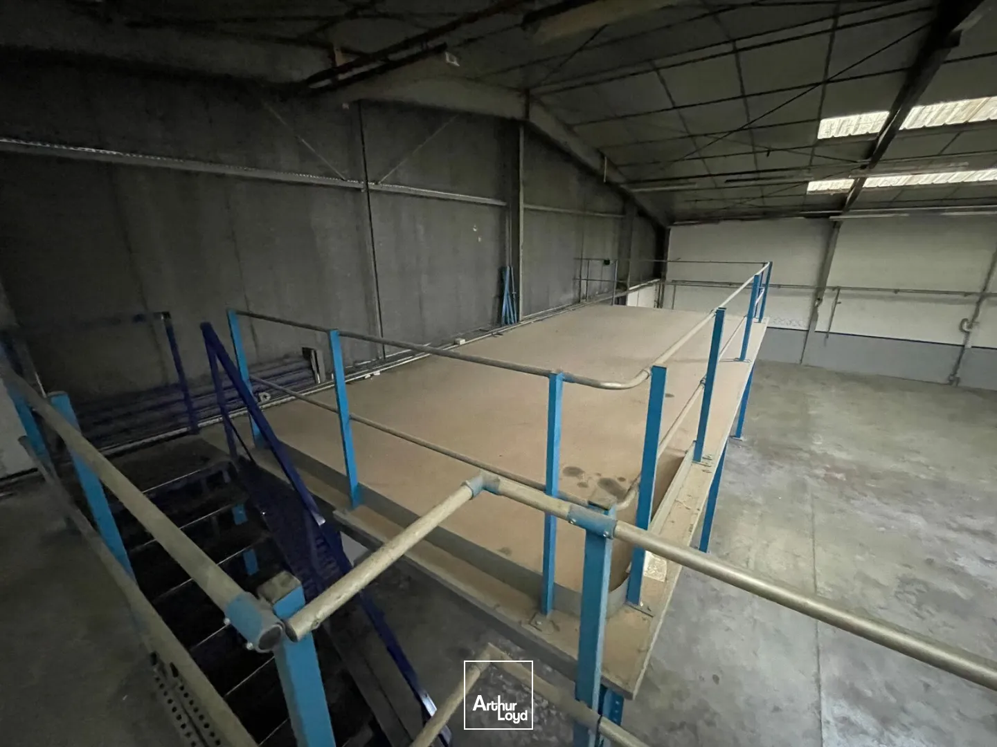 local d'activité - 464 m² env. Le Pont De Claix (Isère)