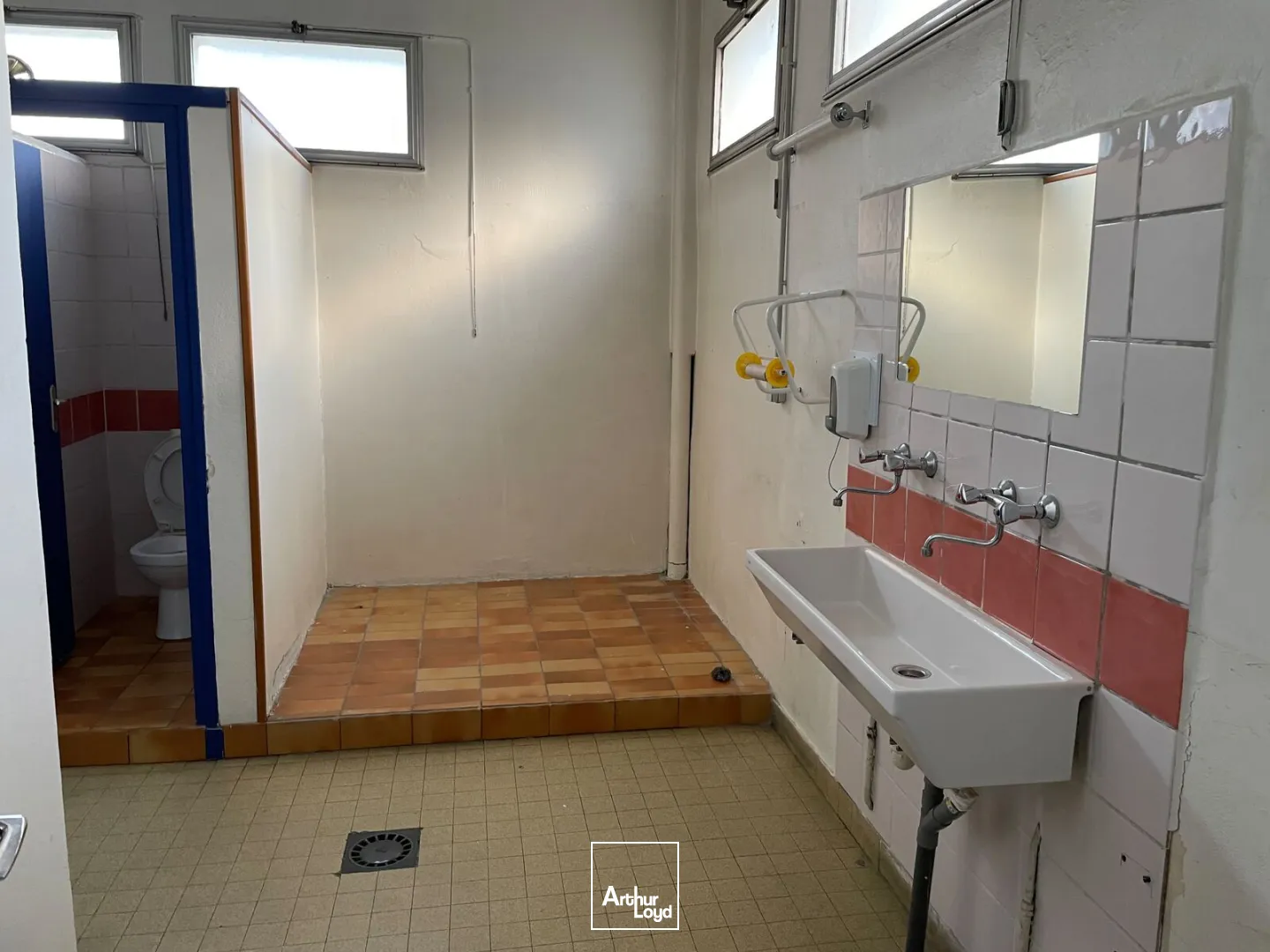 local d'activité - 464 m² env. Le Pont De Claix (Isère)