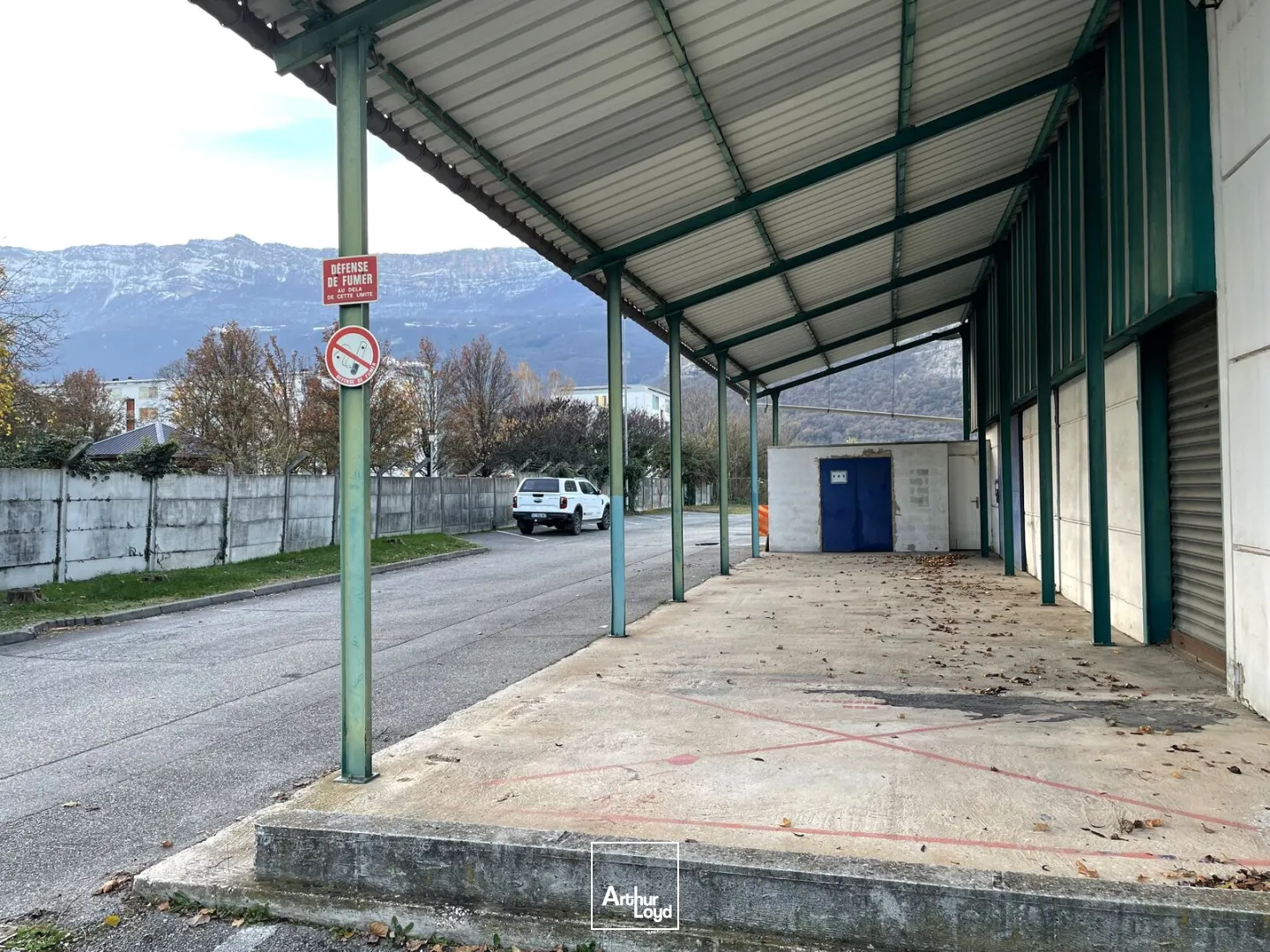 local d'activité - 464 m² env. Le Pont De Claix (Isère)