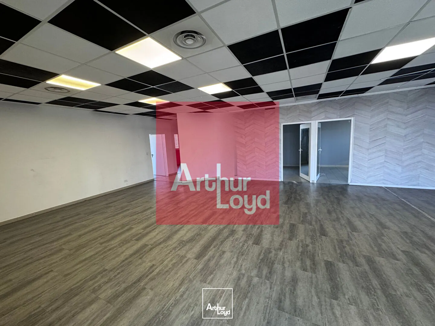 À VENDRE LOCAL D'ACTIVITÉ DE 212 M² SORTIE AUTOROUTE LE PASSAGE