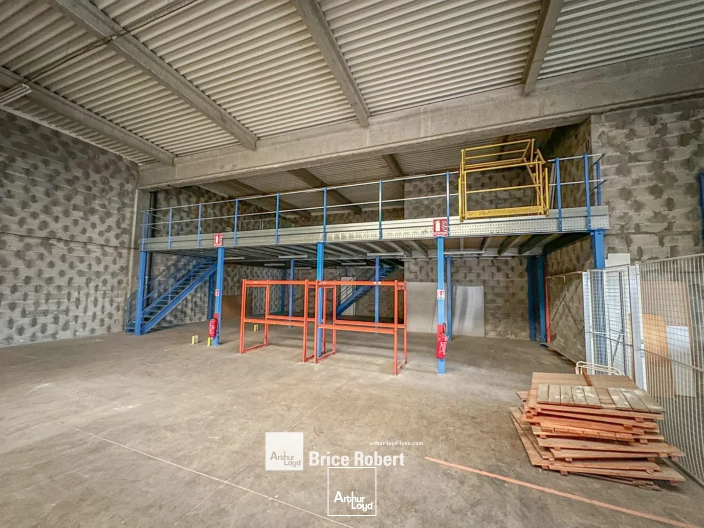 A vendre - bâtiment d'activité - mixte - Genas