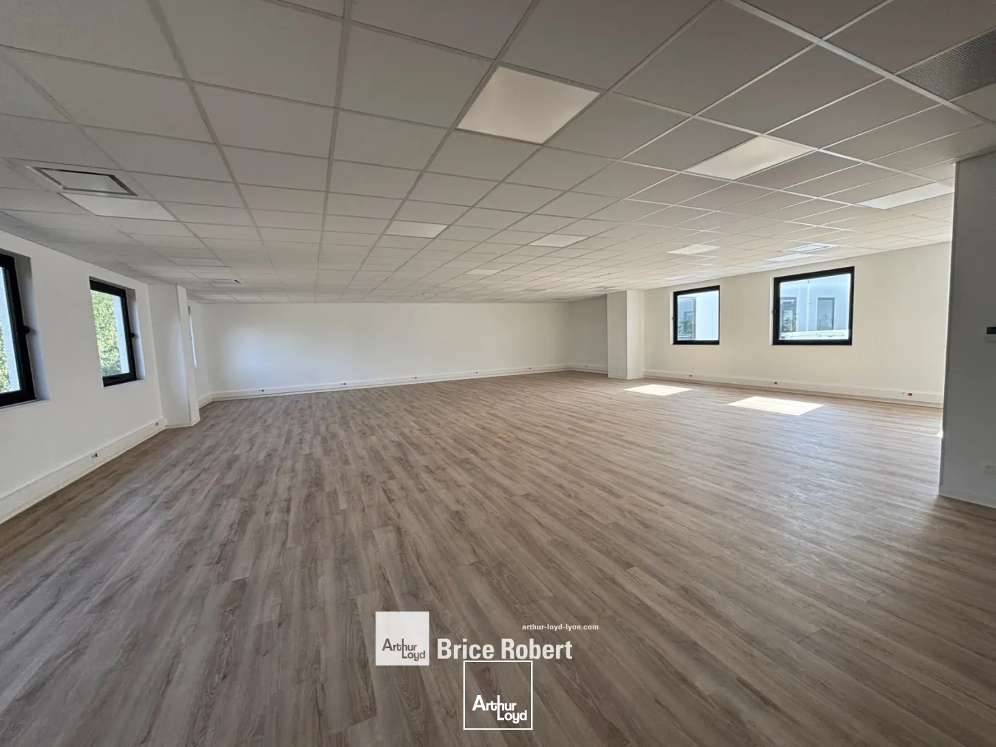 A louer - MILEWAY PARKS - Bureaux rénovés techlid - Limonest