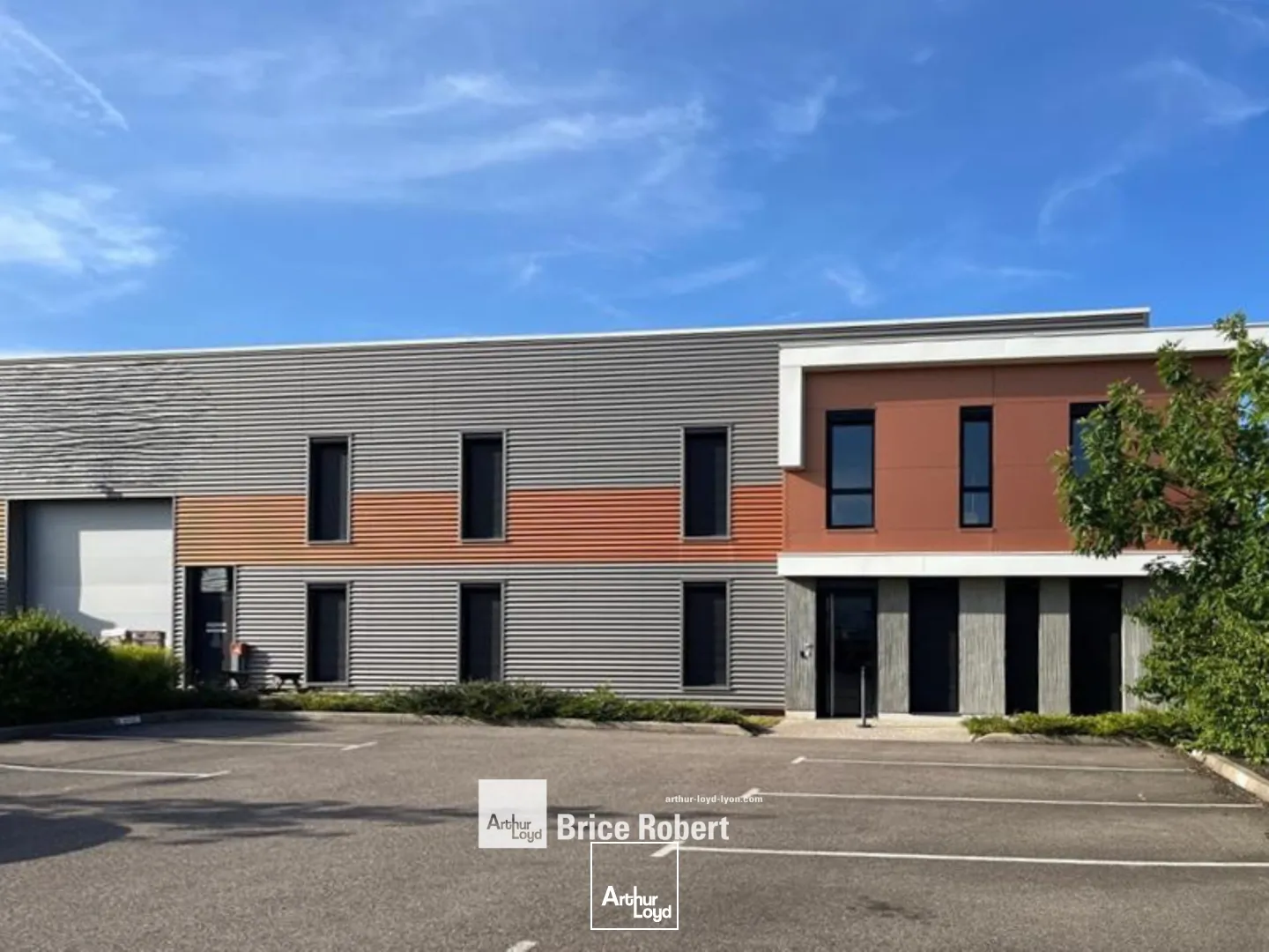 A vendre - Local d'activités - Situé dans un parc récent - Meyzieu