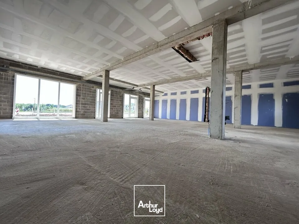 LOCAL COMMERCIAL à LOUER de 103 m²