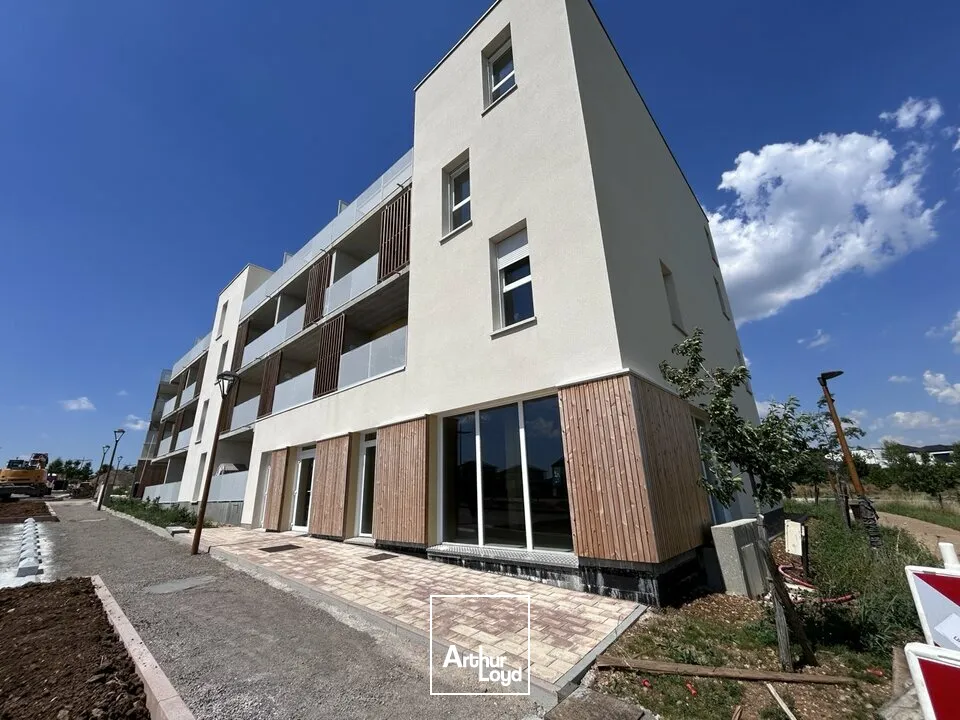 LOCAL COMMERCIAL à LOUER de 107 m²