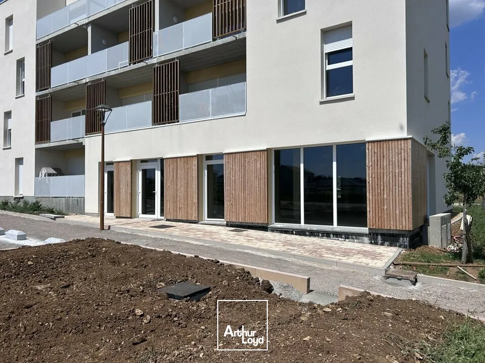 LOCAL COMMERCIAL à LOUER de 159 m²