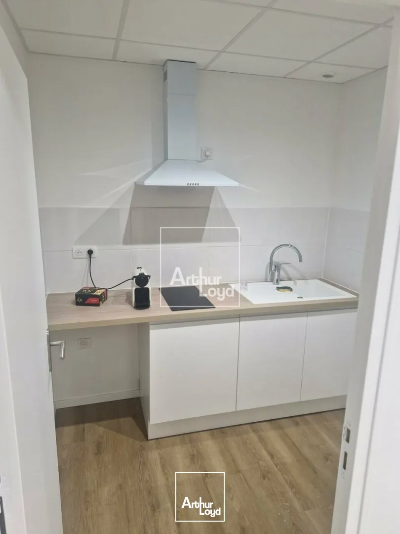 FONTENAY LE VICOMTE LOCAL PME A LOUER