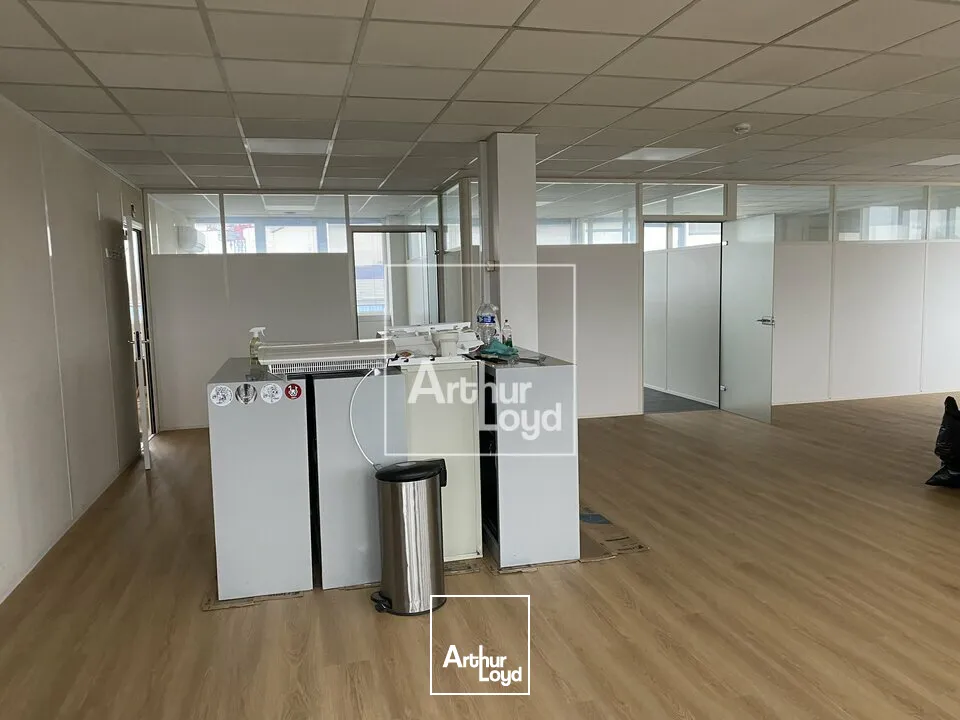 BUREAUX RENOVES MOISSY CRAMAYEL