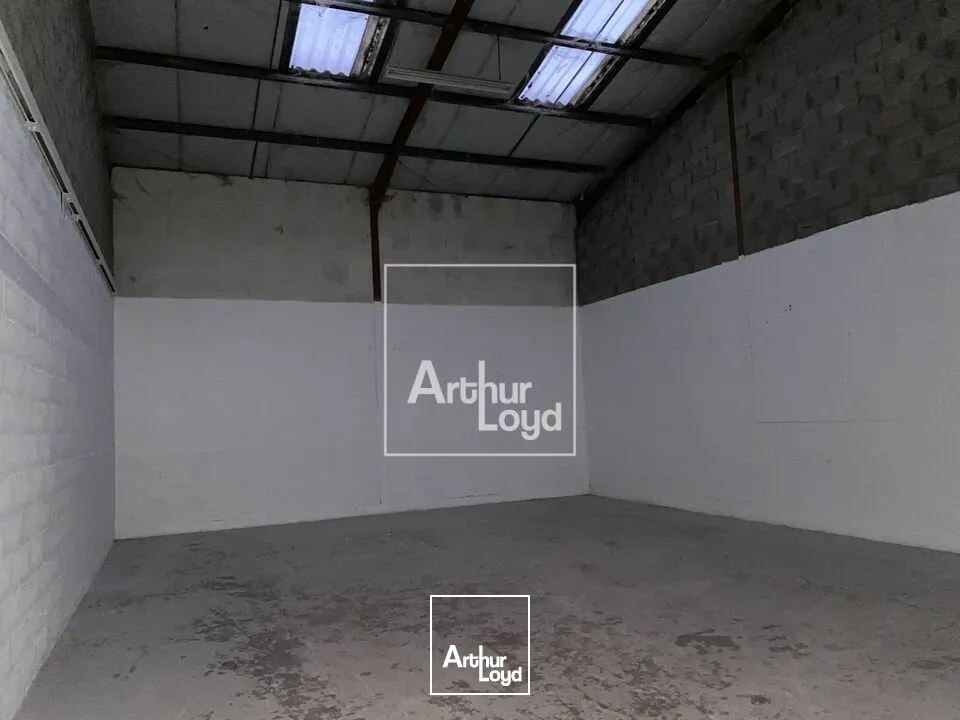 PETIT ENTREPOT LISSES A LOUER