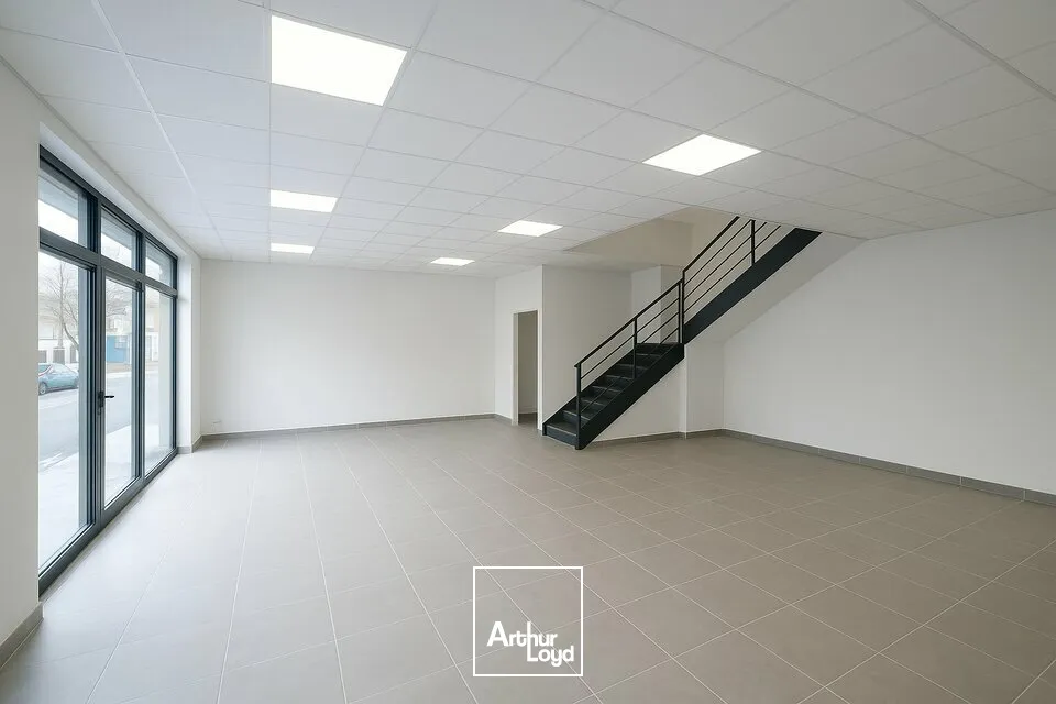 Locaux commerciaux - Location - ESSARTS-EN-BOCAGE - 85140 - 483-483 - 7576196