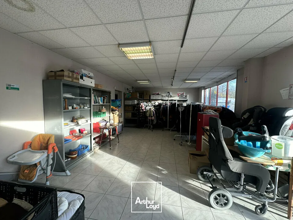 Bâtiment indépendant d'environ 860 m2 - ZONE D'ACTIVITÉ DE TAISSY