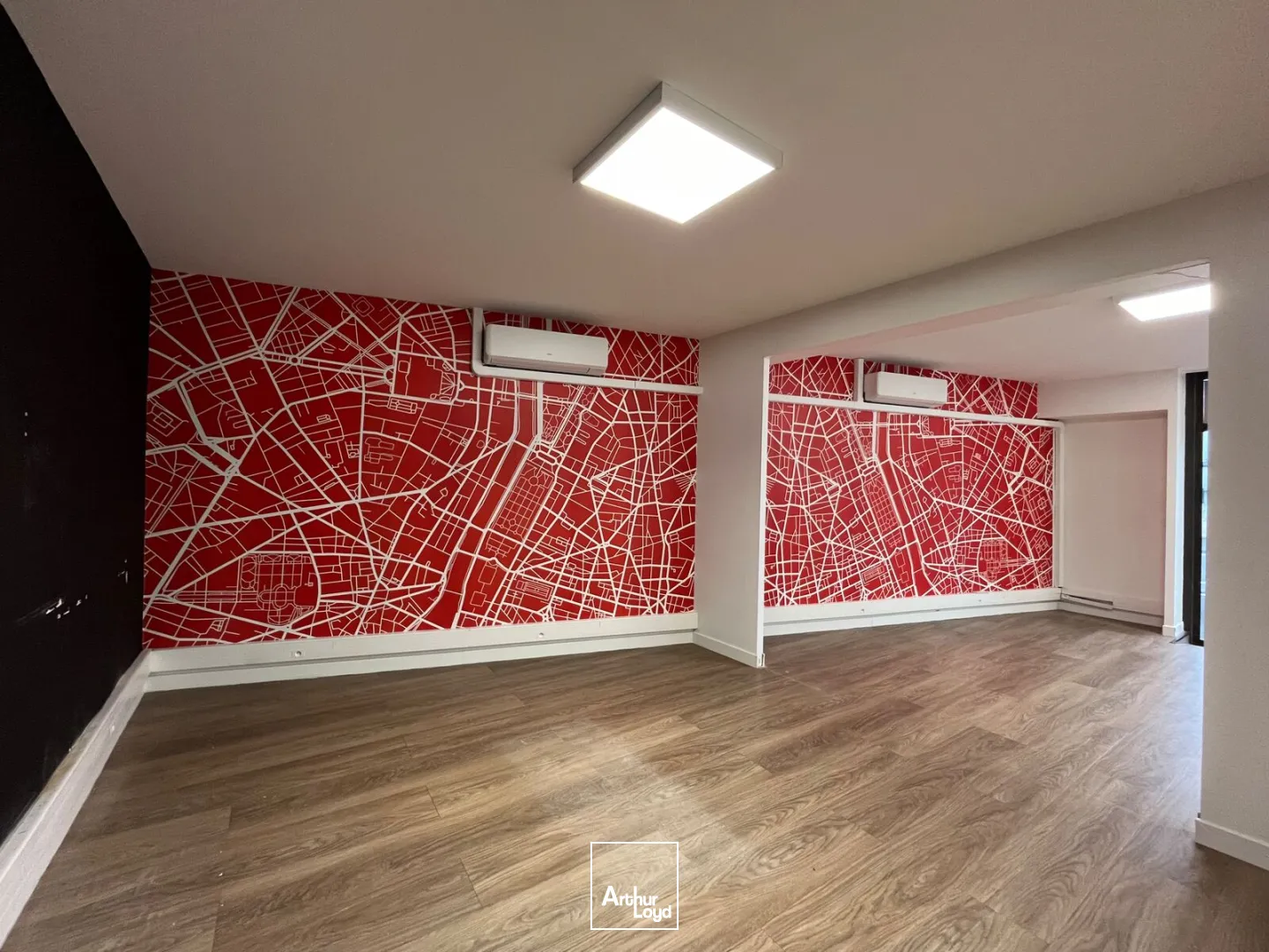 À LOUER - LOCAL COMMERCIAL DE 240M2 - ST-QUENTIN