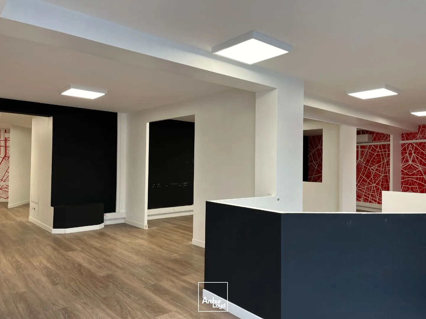 À LOUER - LOCAL COMMERCIAL DE 240M2 - ST-QUENTIN