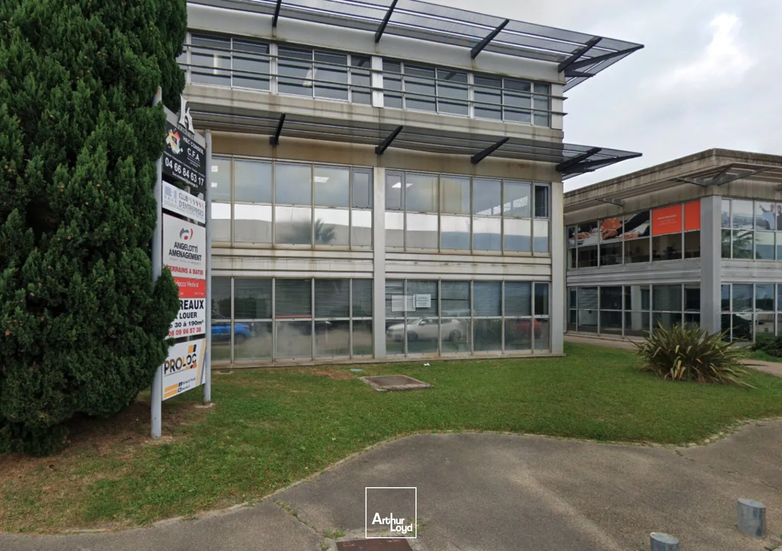Bureaux à louer - 25 M2 - 1er étage en Ville ActiveParking sur site