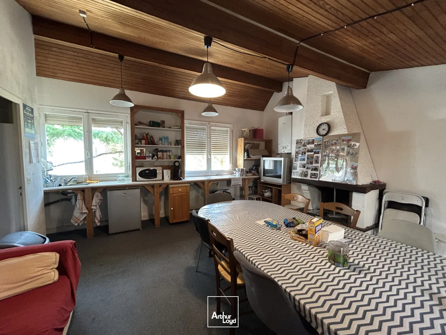 A LOUER - LOCAL COMMERCIAL - BUREAUX - 75 M2 - LA BAULE 