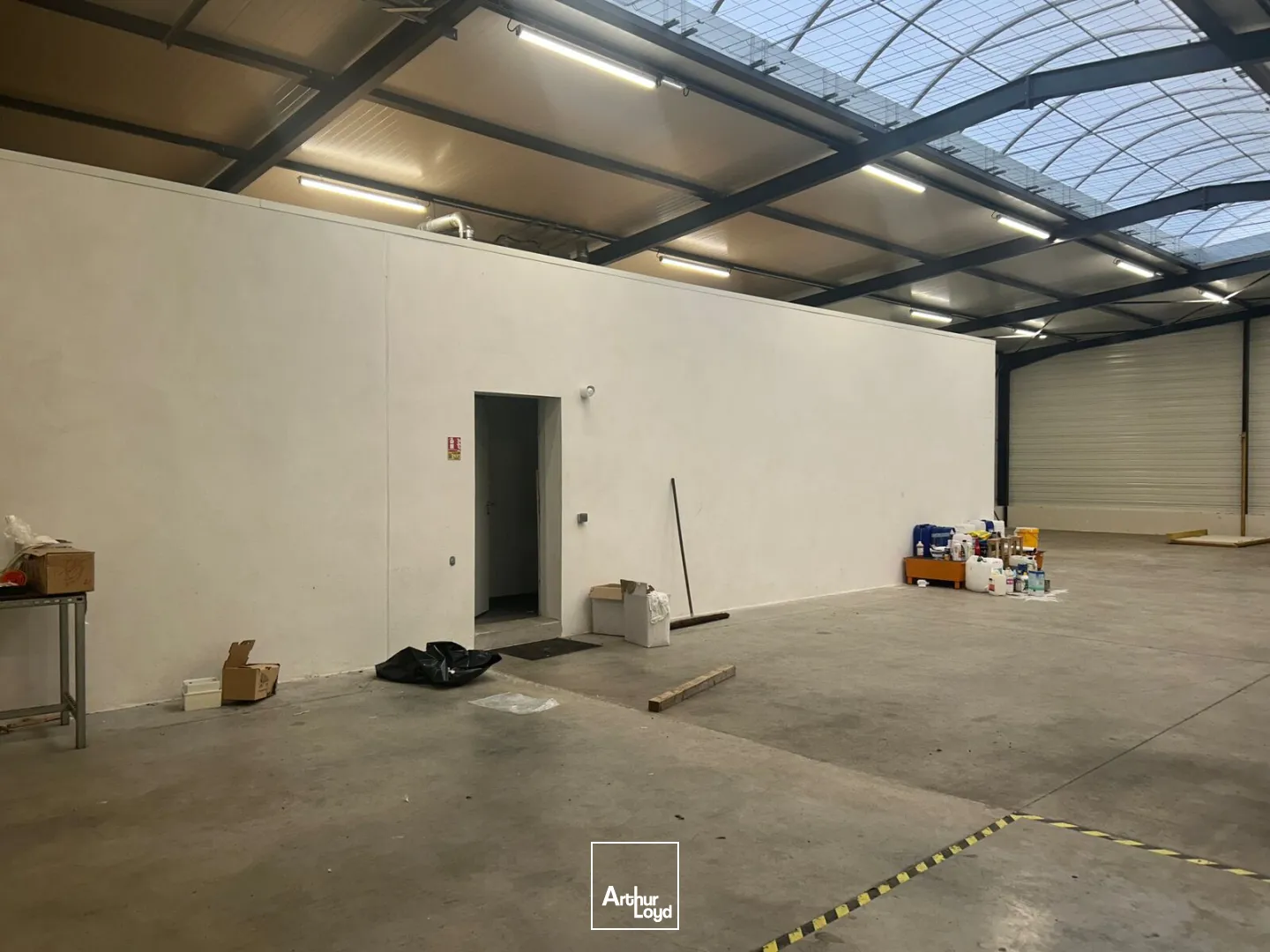 A St AIgnan Grandlieu, bâtiment d'activité à la location