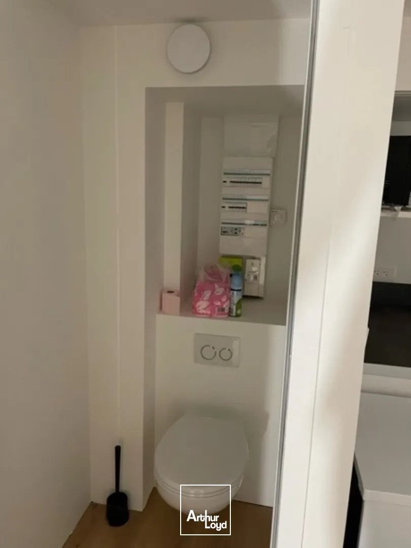 Local ile de Nantes 62 m2 au sol + mezzanine de 13 m2