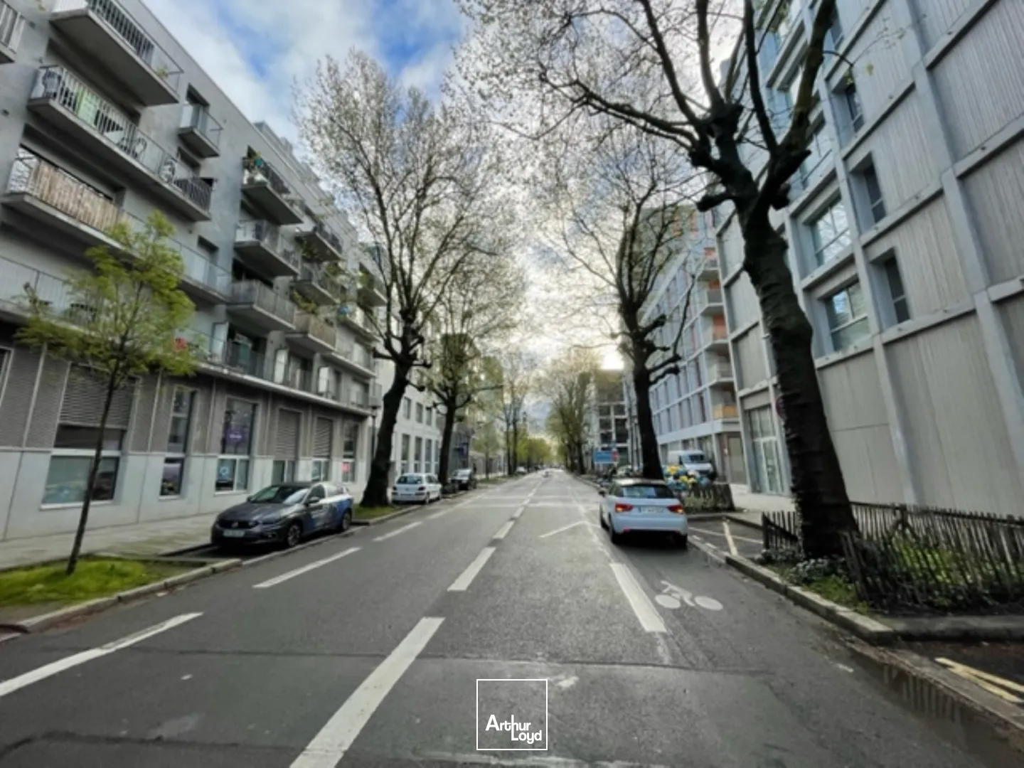 Local ile de Nantes 62 m2 au sol + mezzanine de 13 m2