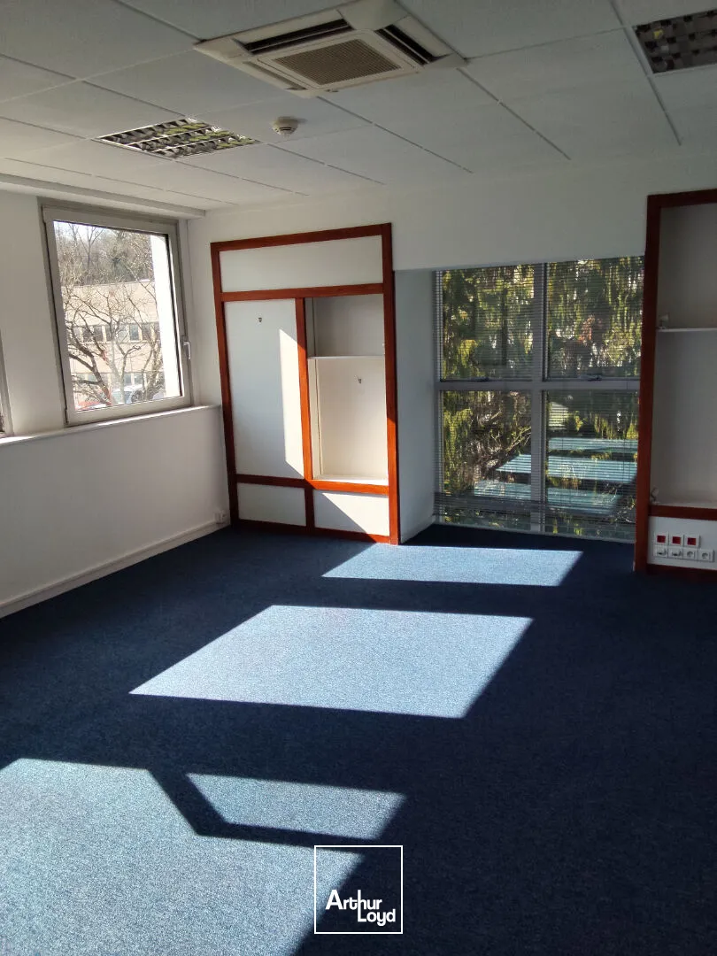 À LOUER - IMMEUBLE DE BUREAUX & ACTIVITÉ - 680 m²