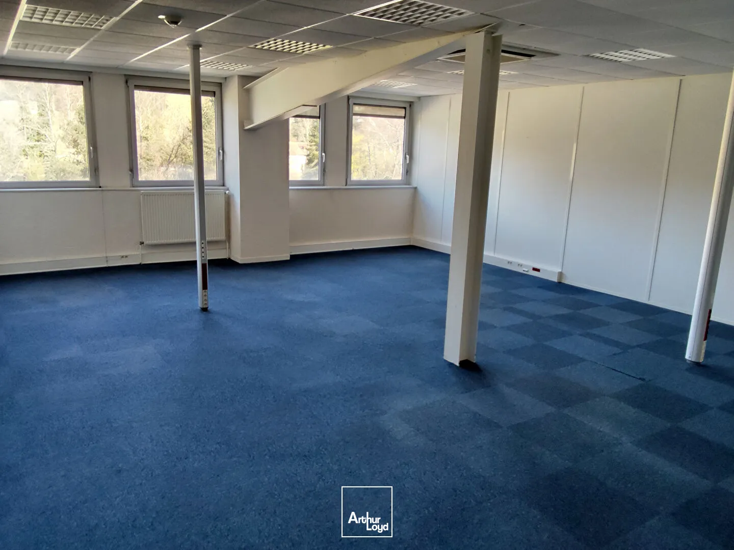 À LOUER - IMMEUBLE DE BUREAUX & ACTIVITÉ - 680 m²