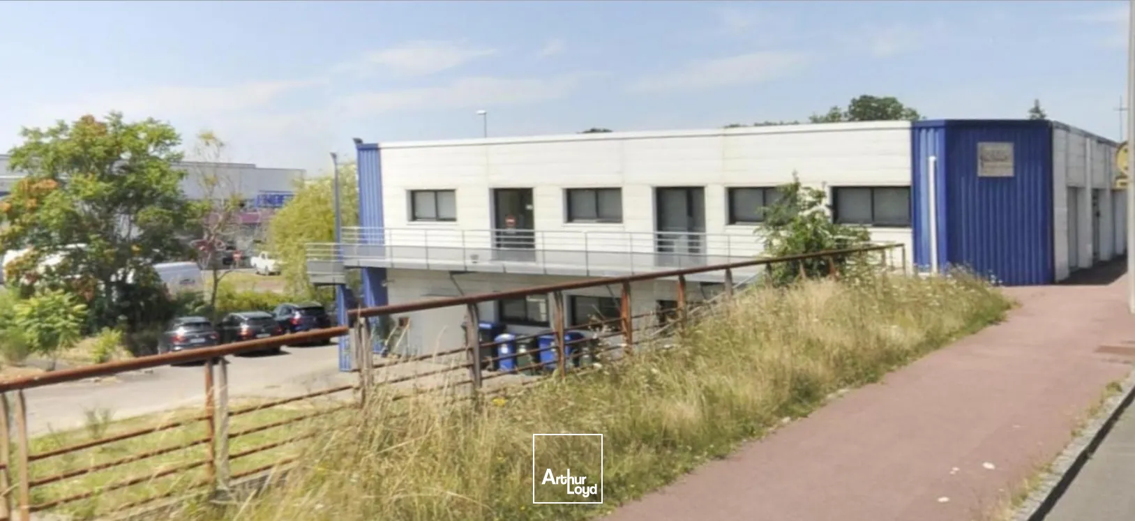 A VENDRE - LIMOGES secteur Chenieux - bureaux de 825 m² avec parking