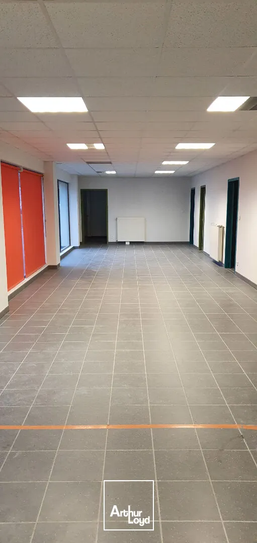 A VENDRE - LIMOGES secteur Chenieux - bureaux de 825 m² avec parking