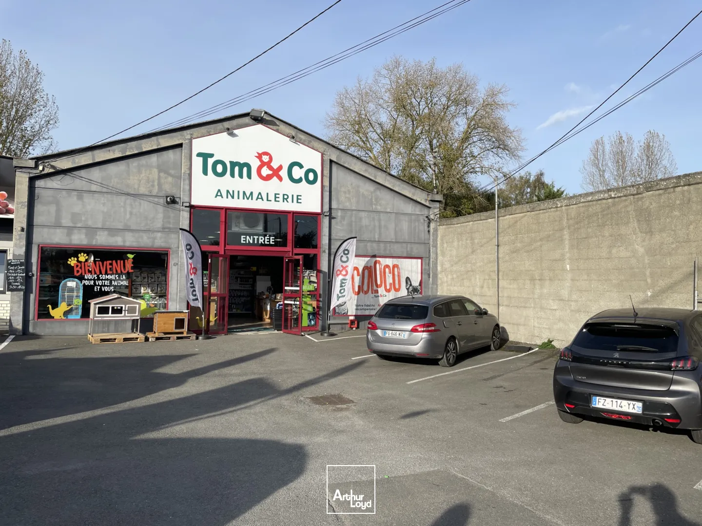 A LOUER 580m2 divisible -Local commercial AUCHY LES MINES ,axe Lille Béthune